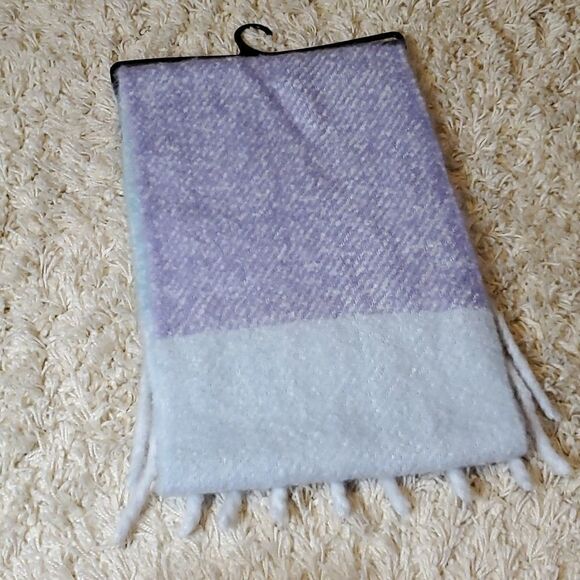 ALEXA ROSE Scarf - Picture 2 of 2